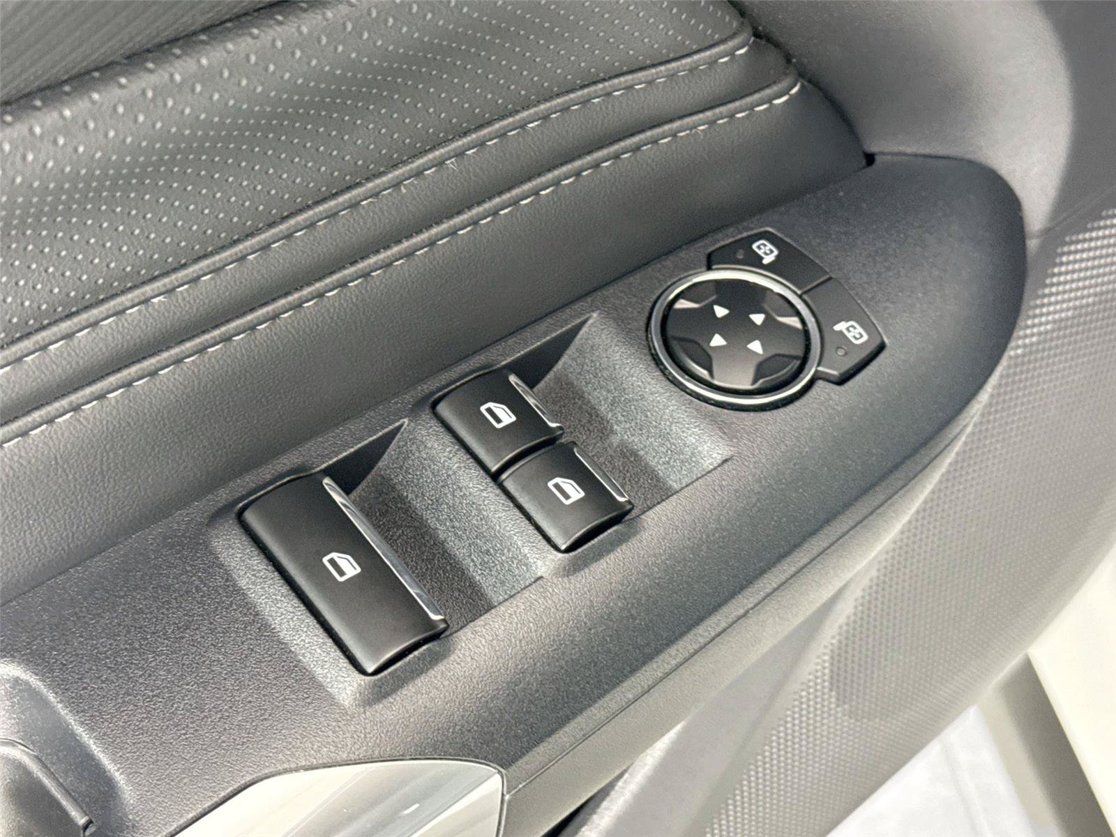 Used 2025 Ford Mustang Premium RWD image 30