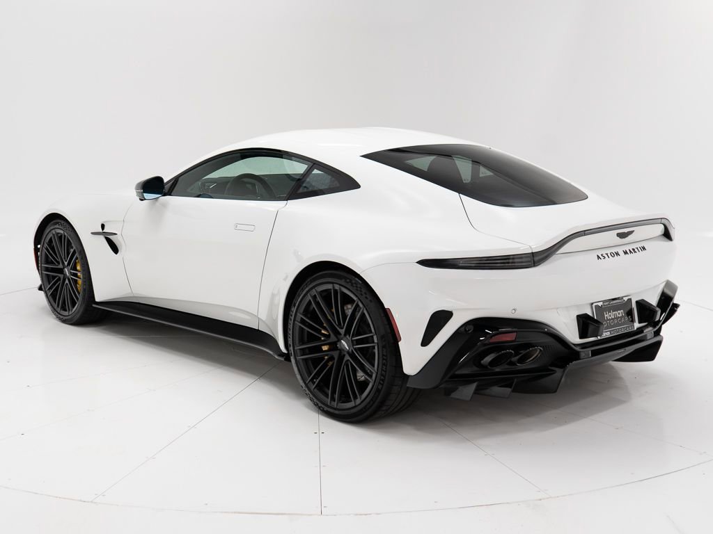 Used 2025 Aston Martin V8 Vantage Coupe image 3