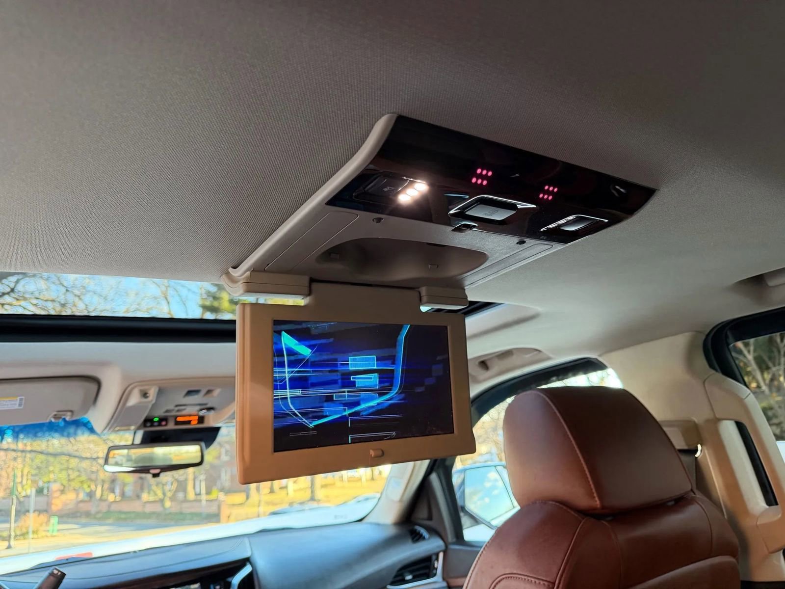 Used 2019 Cadillac Escalade Premium Luxury image 11