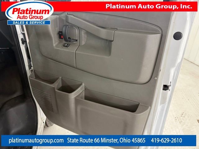 Used 2016 Chevrolet Express 3500 Extended image 40