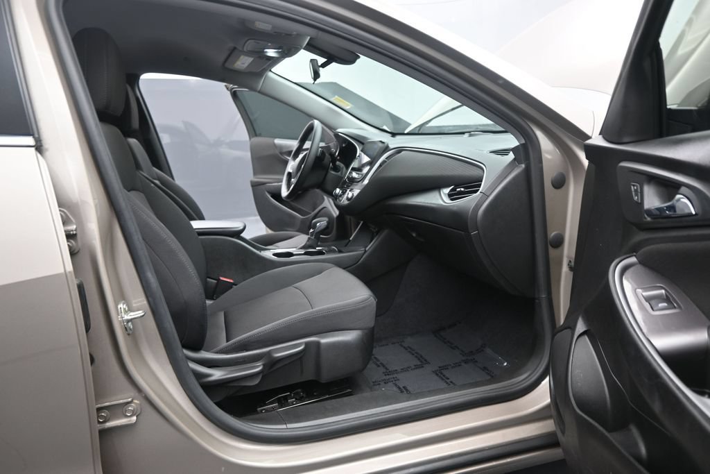 Used 2022 Chevrolet Malibu RS FWD image 17