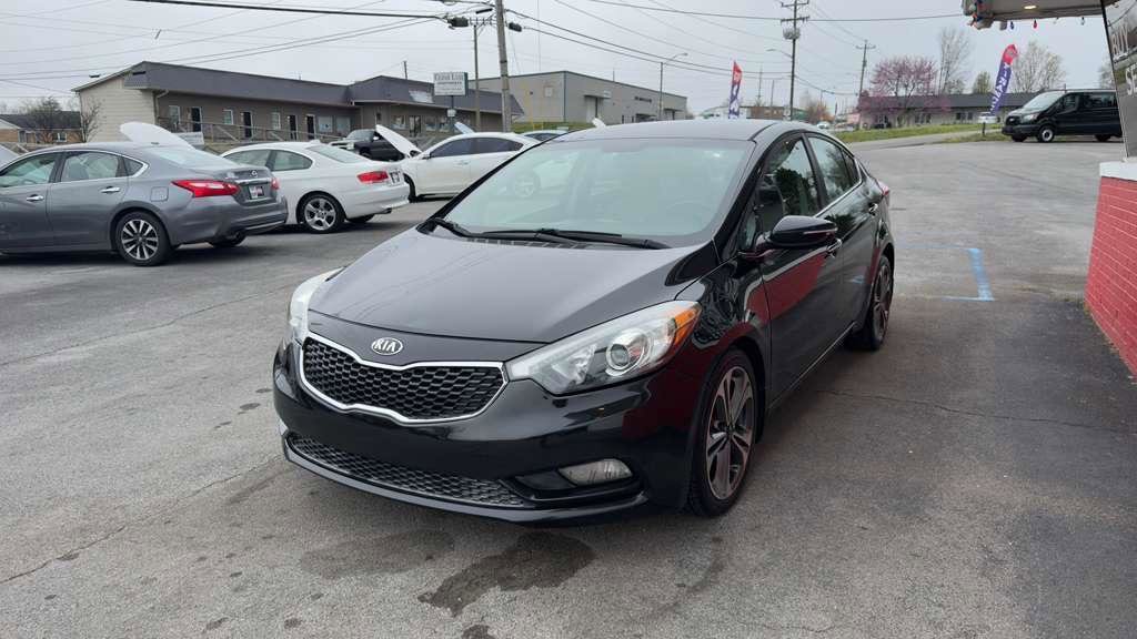 Used 2015 Kia Forte EX w/ UVO Package W/17" Alloys image 2