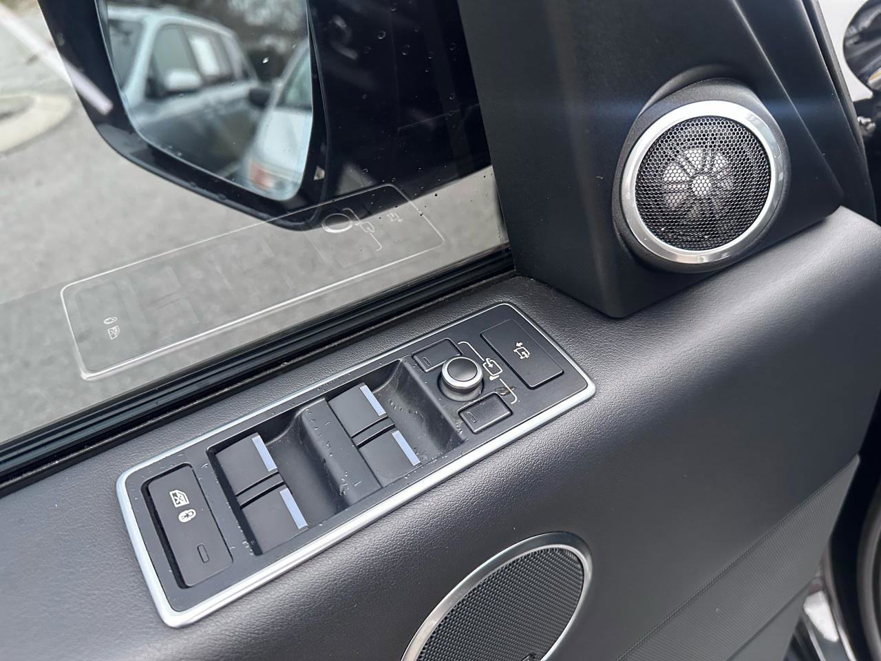 Used 2016 Land Rover Range Rover Supercharged image 40