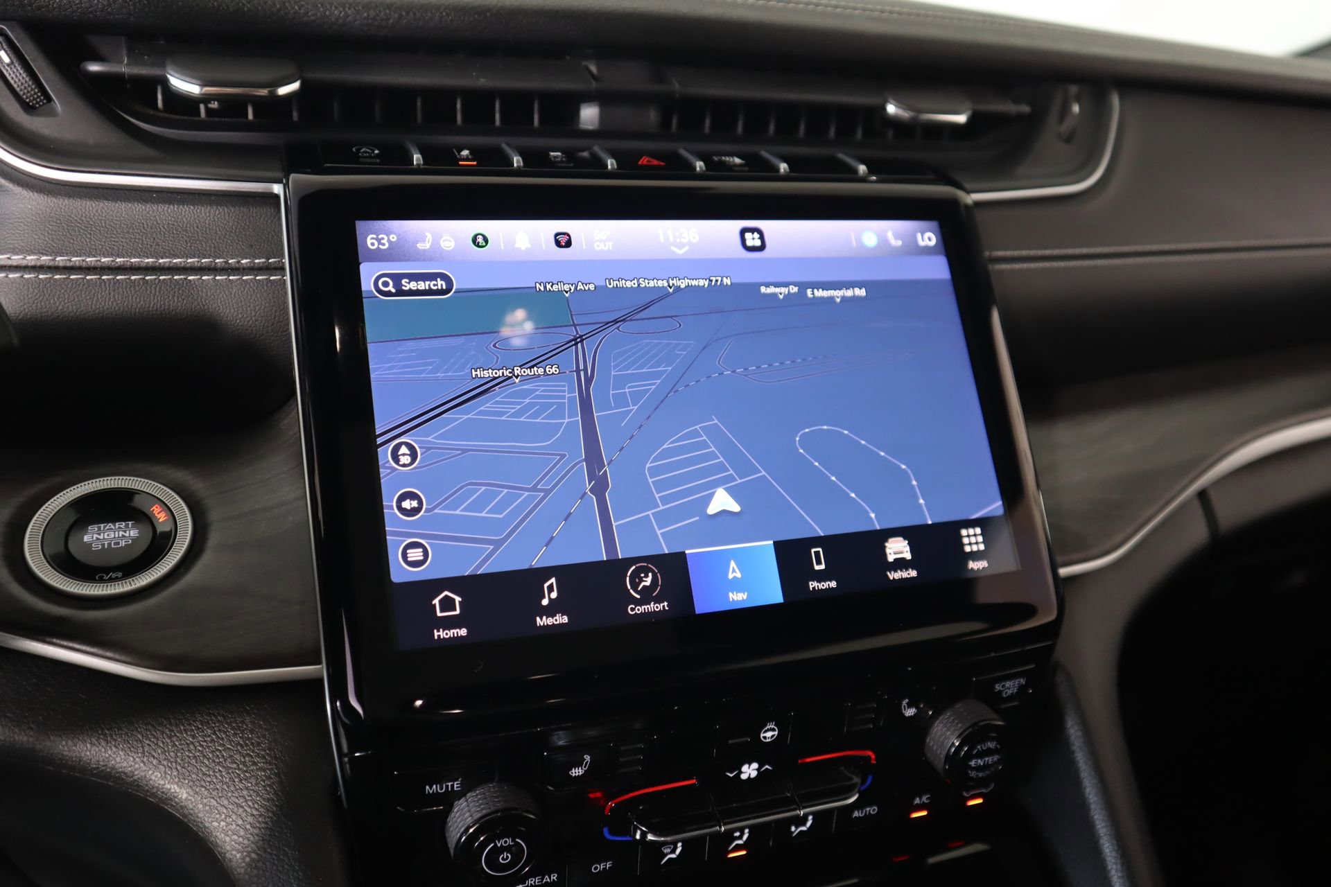 Used 2024 Jeep Grand Cherokee L Limited w/ Black Appearance Package image 7