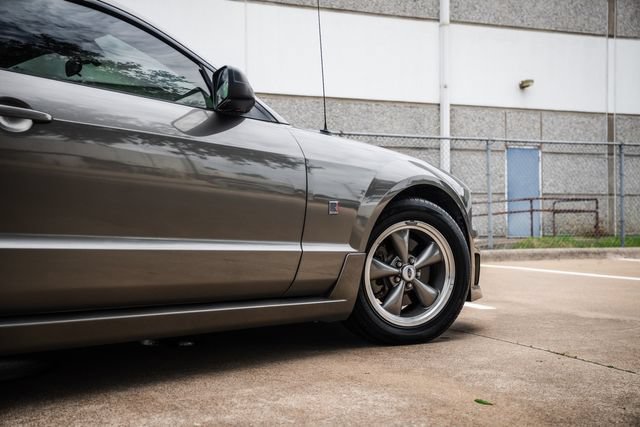 Used 2005 Ford Mustang GT Premium RWD image 28