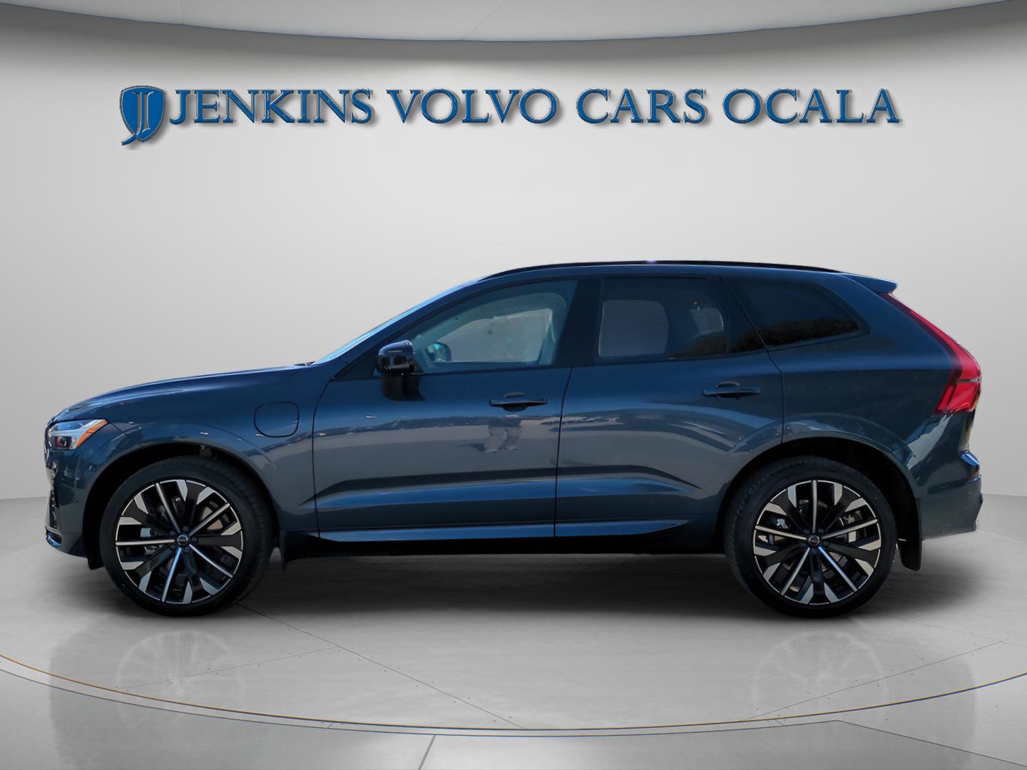 New 2026 Volvo XC60 T8 Ultra w/ Protection Package Premier image 5
