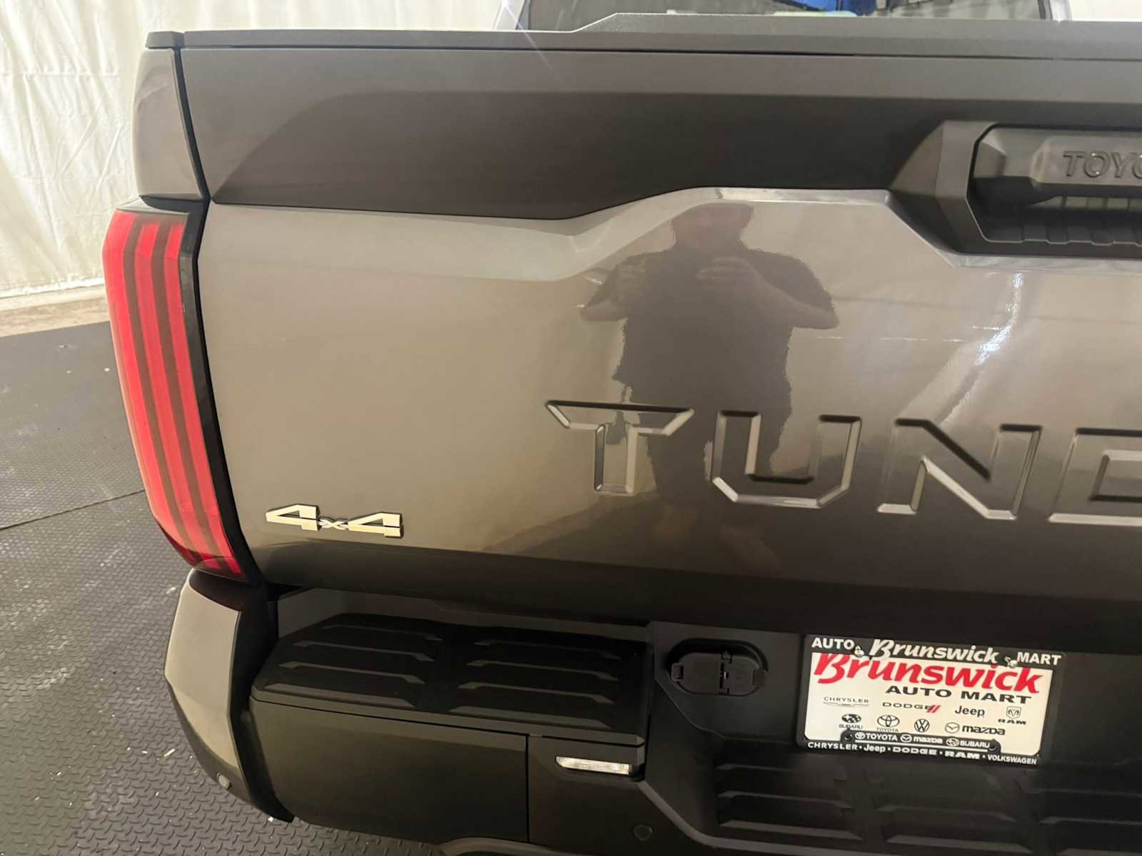 Used 2024 Toyota Tundra SR5 w/ SR5 Convenience Package AWD/4WD image 17