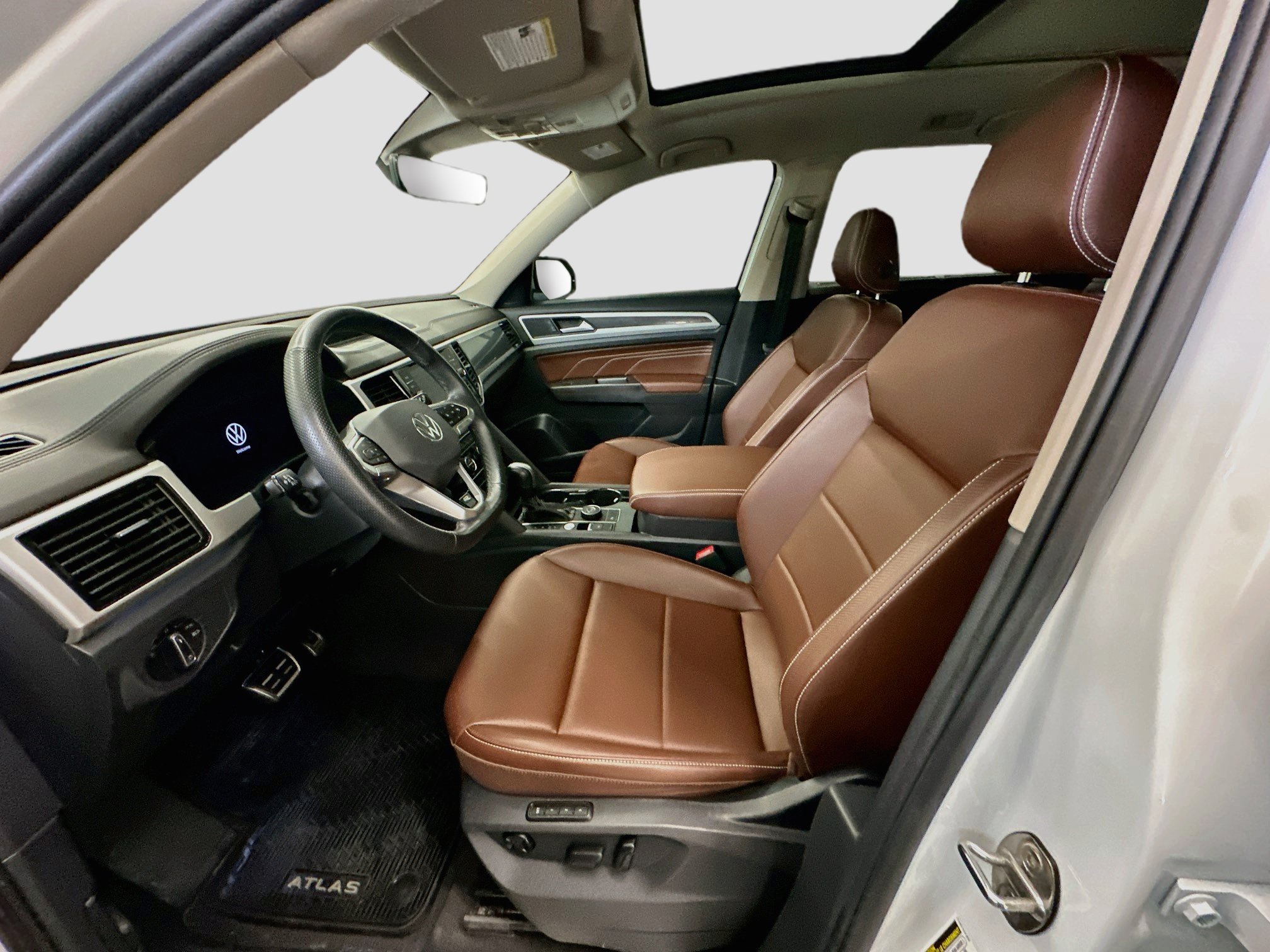 Used 2022 Volkswagen Atlas SEL R-Line AWD/4WD image 13
