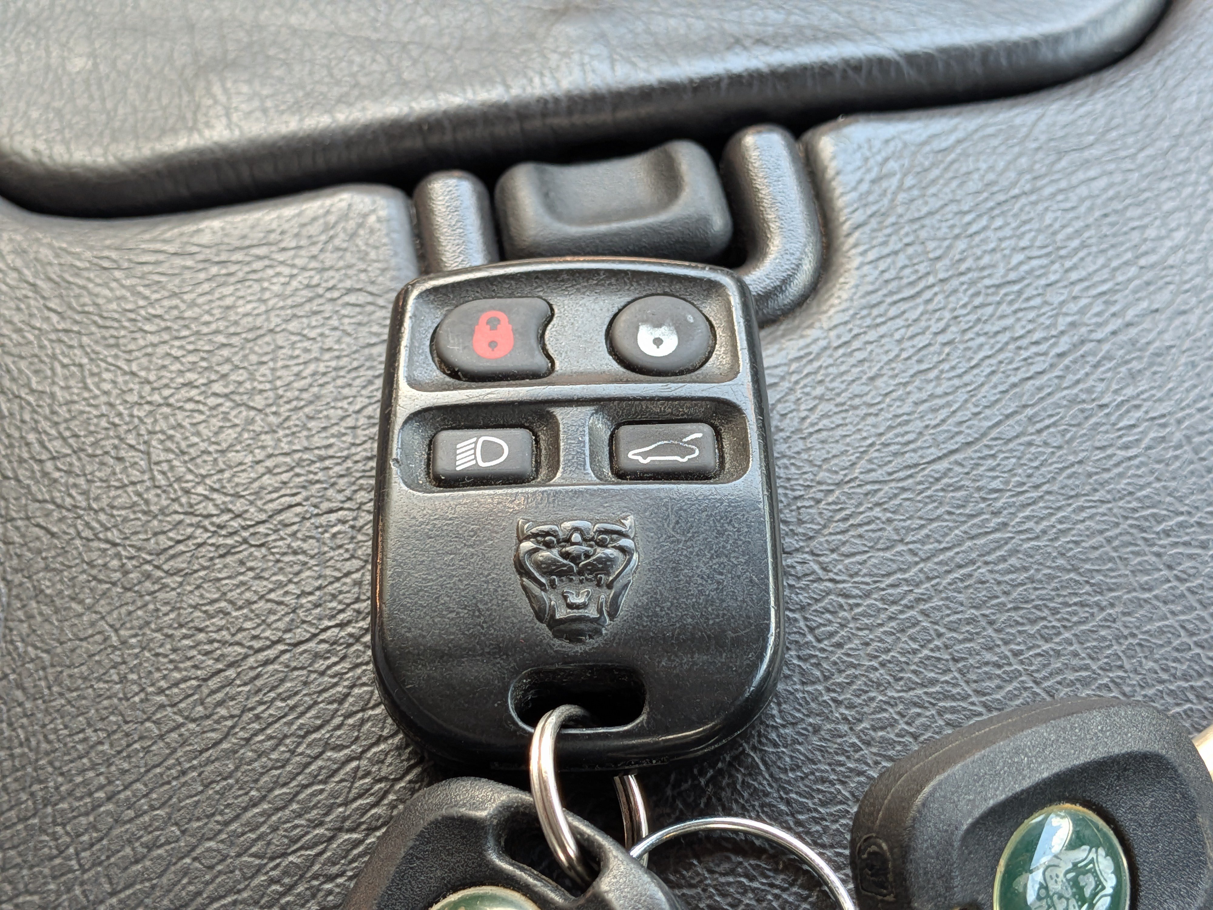 Used 2003 Jaguar XK8 Convertible RWD image 32