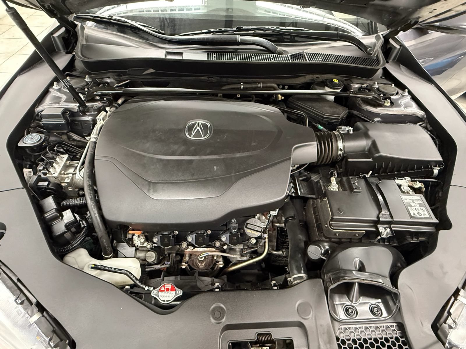 Used 2018 Acura TLX w/ Technology Package FWD image 38