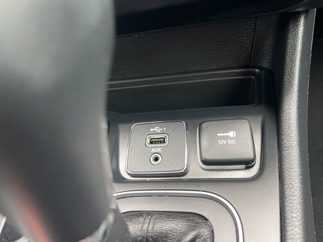 Used 2020 Jeep Cherokee Latitude Plus w/ Comfort/Convenience Group FWD image 19