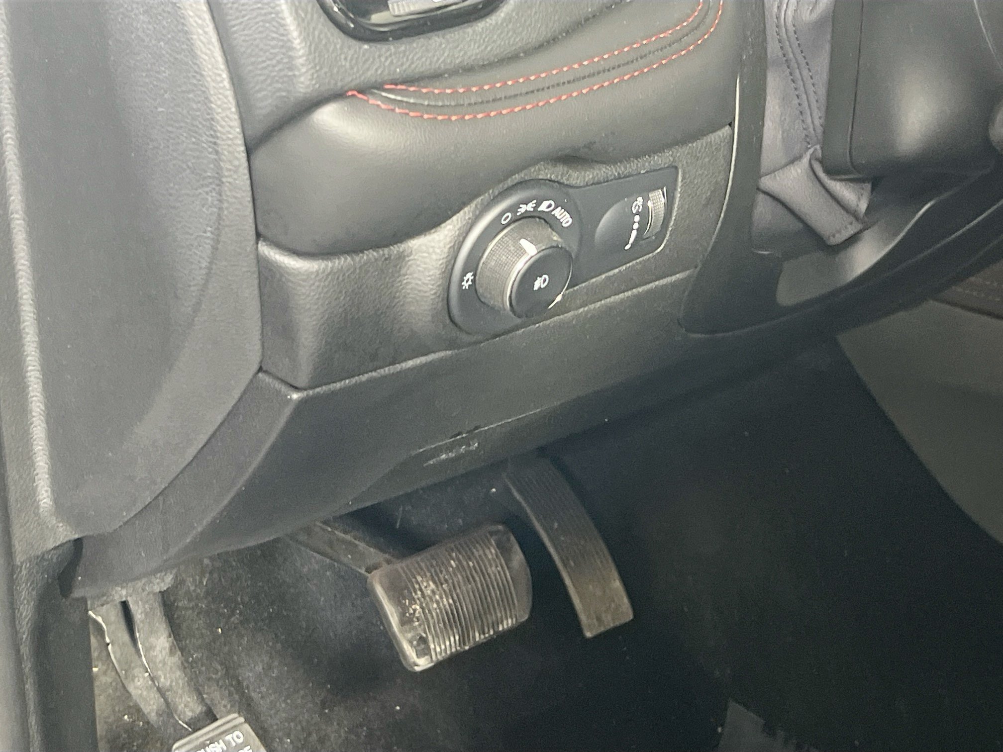 Used 2023 Dodge Durango R/T w/ Tow 'N Go Package AWD/4WD image 10