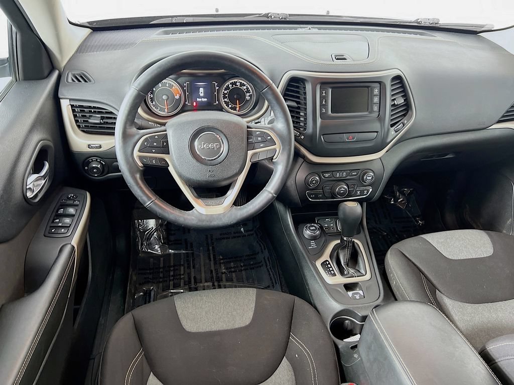 Used 2018 Jeep Cherokee Latitude w/ Cold Weather Group AWD/4WD image 20