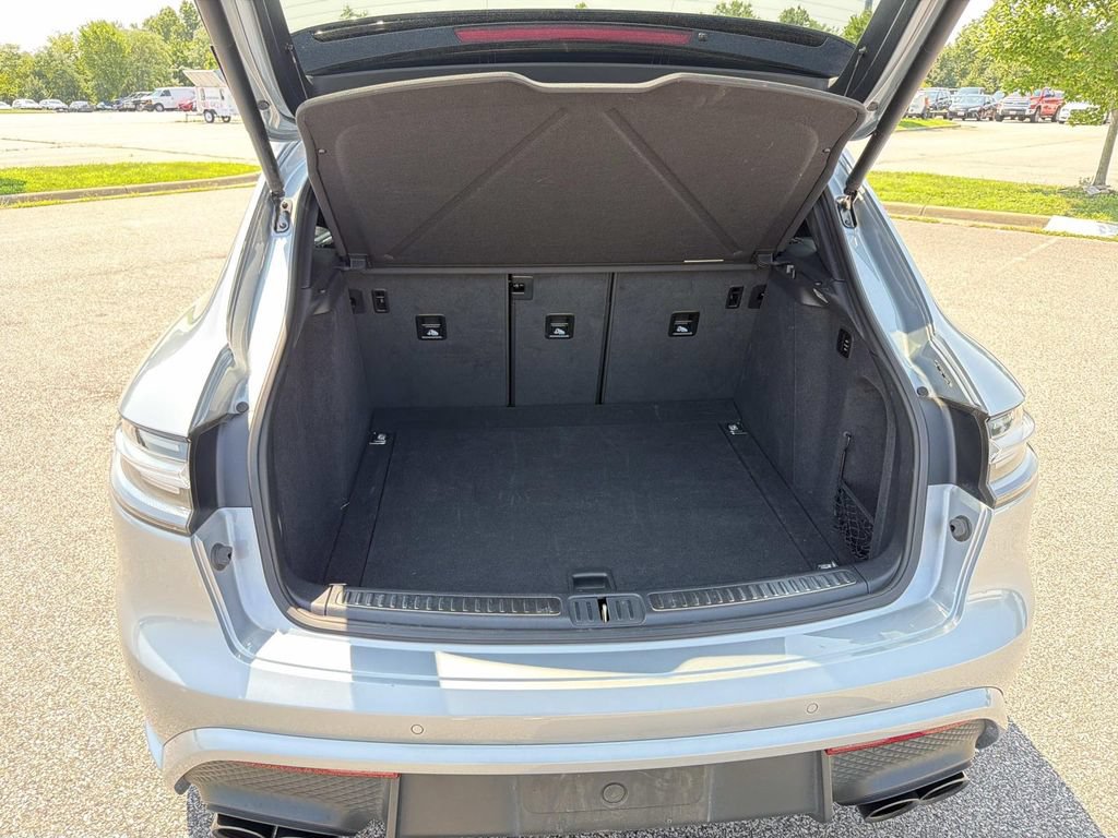 Used 2022 Porsche Macan GTS AWD/4WD image 28