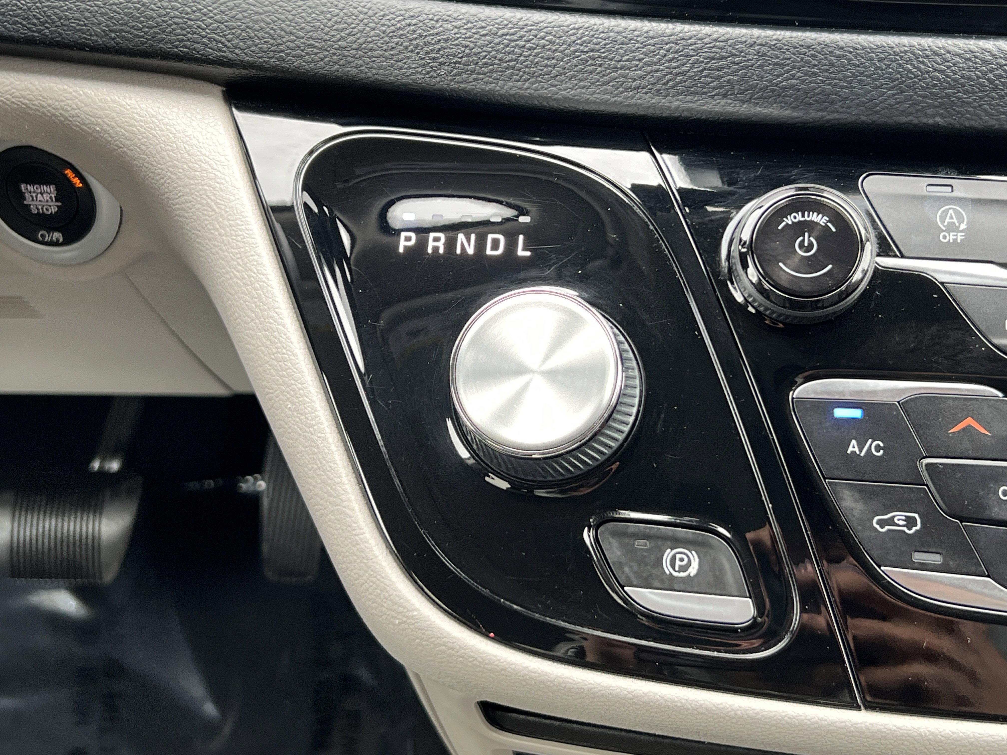 Used 2022 Chrysler Pacifica Touring-L FWD image 31