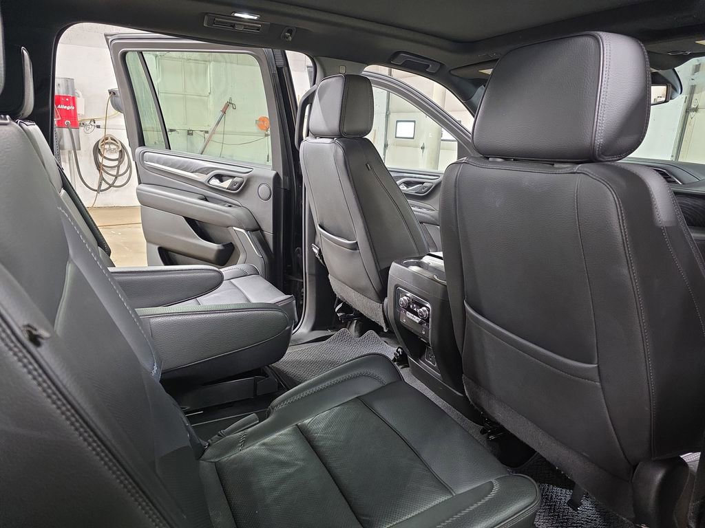 Used 2022 GMC Yukon XL Denali image 11