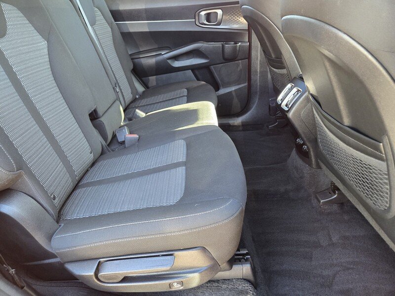 Certified 2022 Kia Sorento LX AWD/4WD image 15