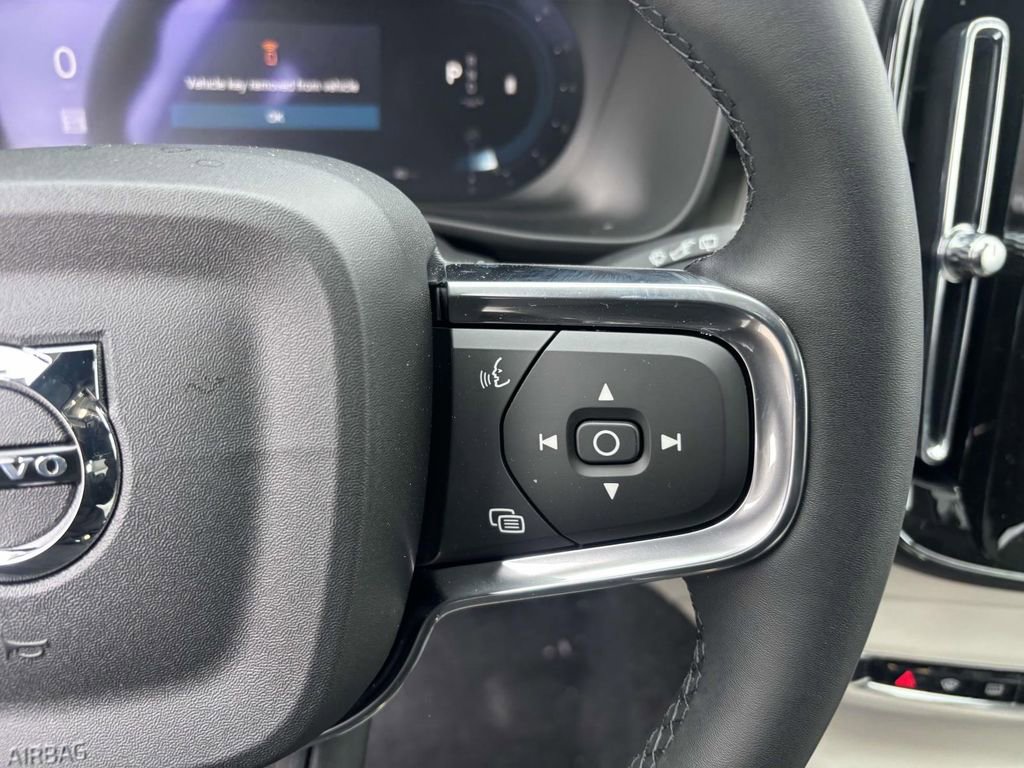 Used 2025 Volvo XC40 B5 Plus w/ Protection Package Premier image 18