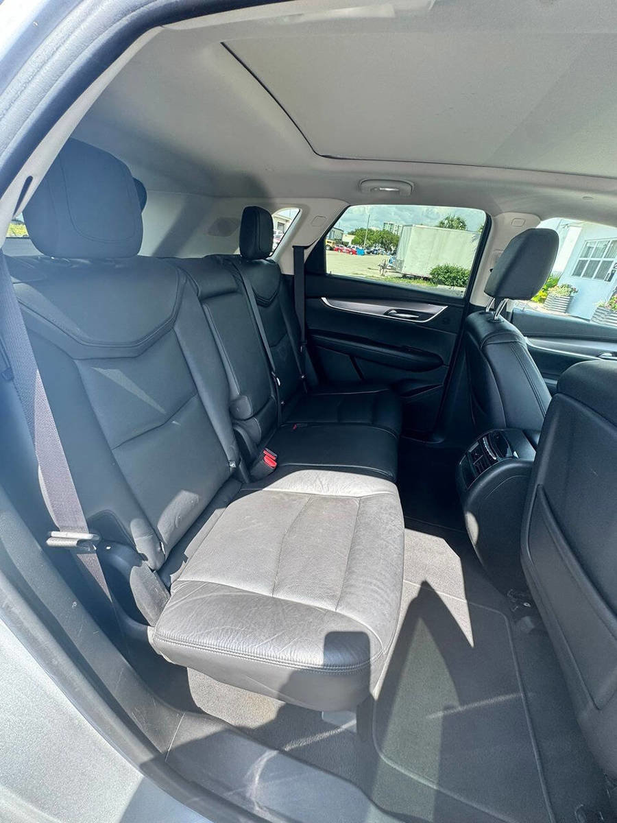 Used 2018 Cadillac XT5 Premium Luxury AWD/4WD image 11