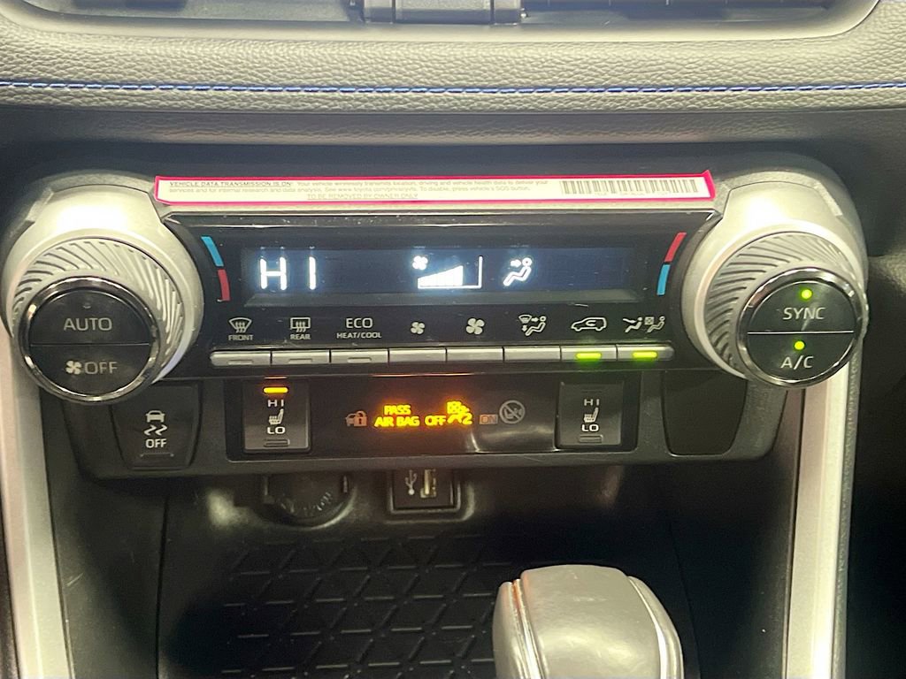 Used 2024 Toyota RAV4 SE w/ Convenience Package image 16