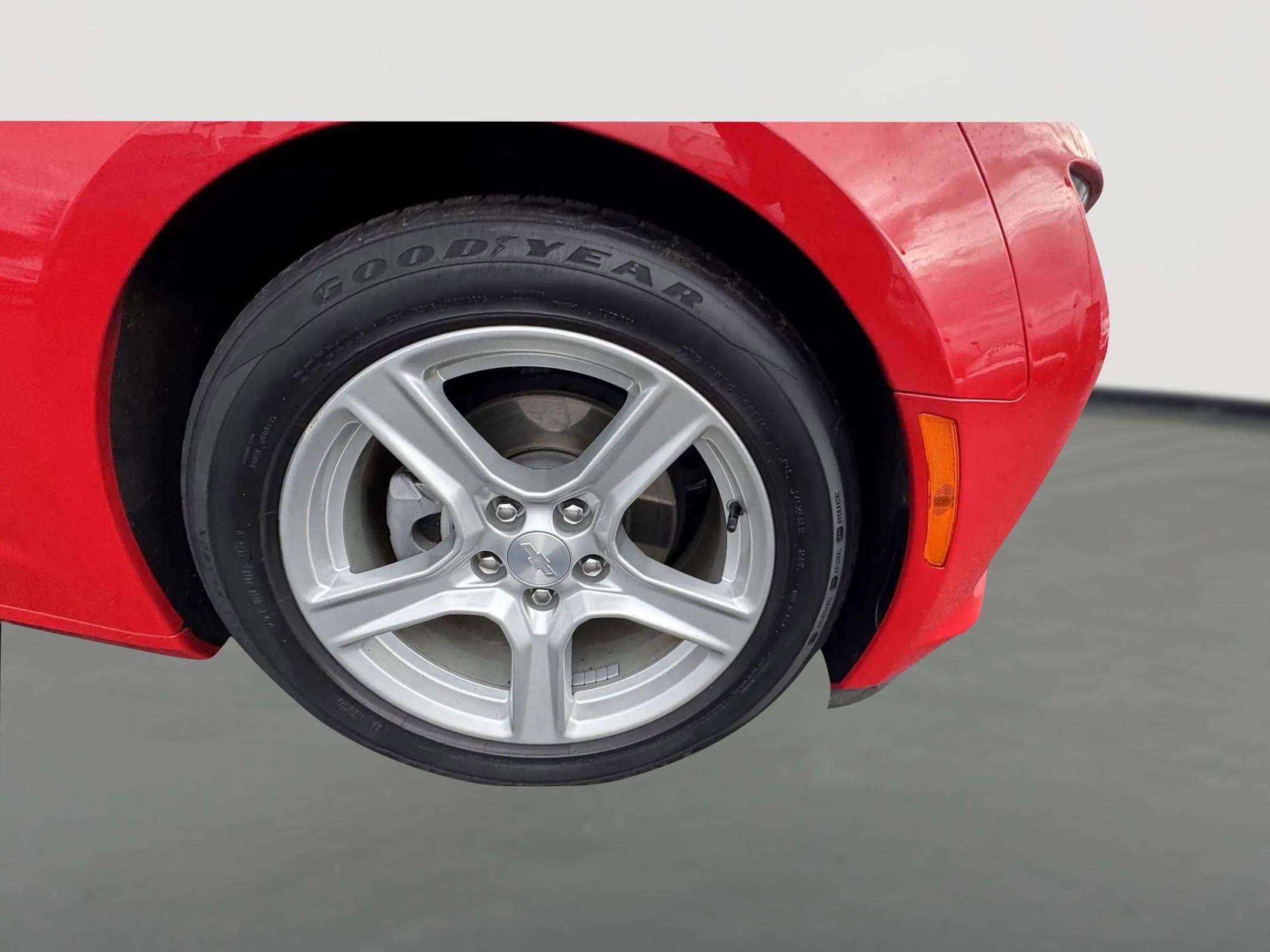 Used 2017 Chevrolet Camaro LT image 4