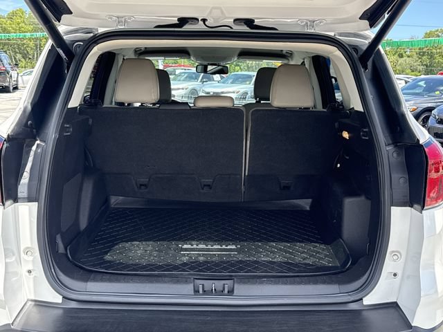 Used 2019 Ford Escape Titanium w/ U0J03 - Titanium Tow Package FWD image 17