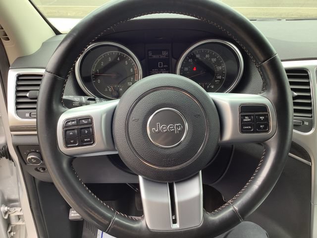 Used 2011 Jeep Grand Cherokee 70th Anniversary RWD image 11