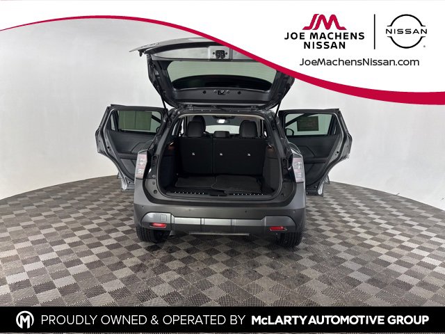 Certified 2025 Nissan Kicks SR w/ Illumination Package image 15