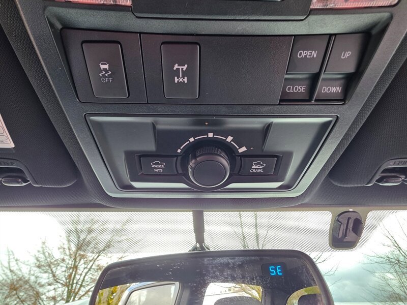 Used 2017 Toyota Tacoma TRD Off-Road w/ Premium & Technology Package image 19