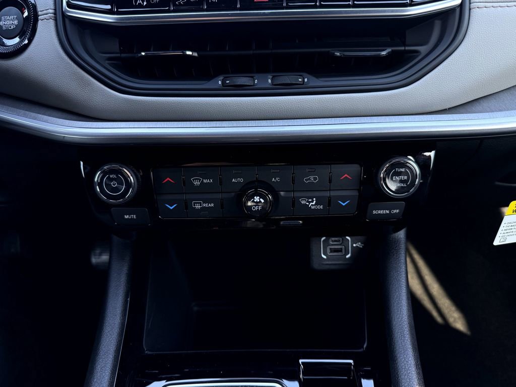 New 2026 Jeep Compass Limited image 19