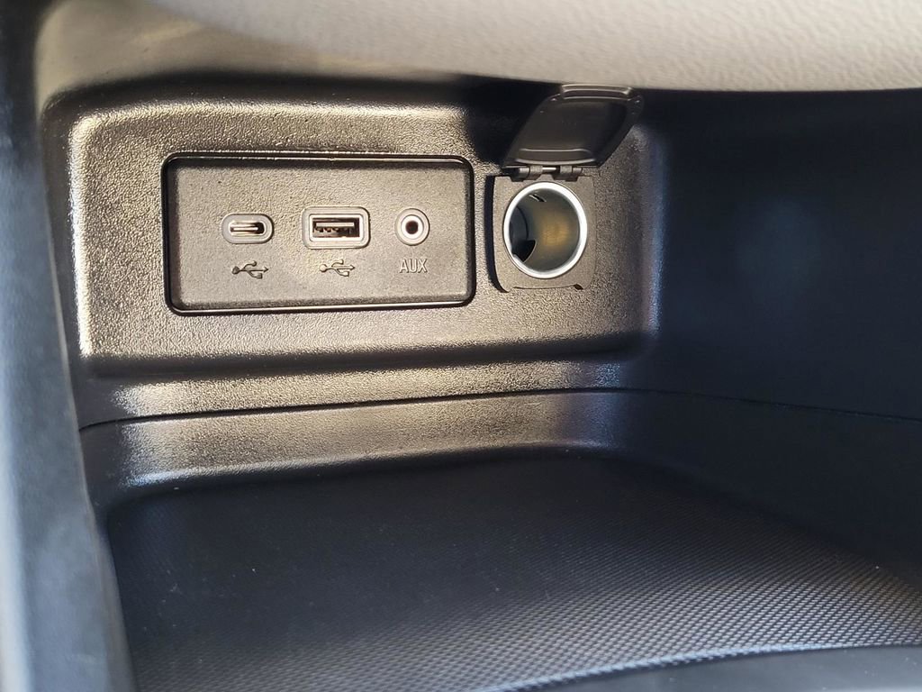 Used 2020 Chevrolet Equinox LT image 27