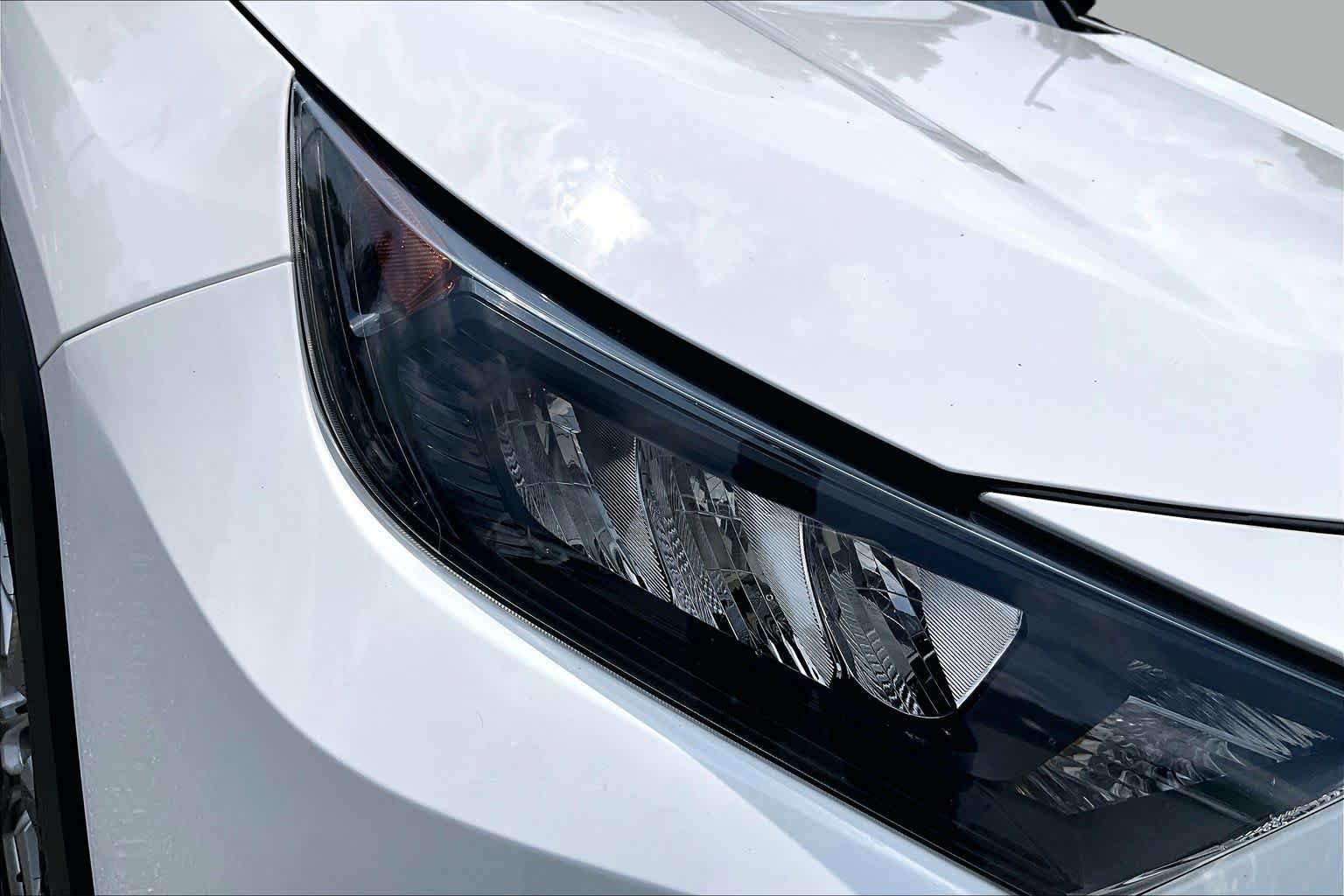 Used 2022 Toyota RAV4 LE AWD/4WD image 27