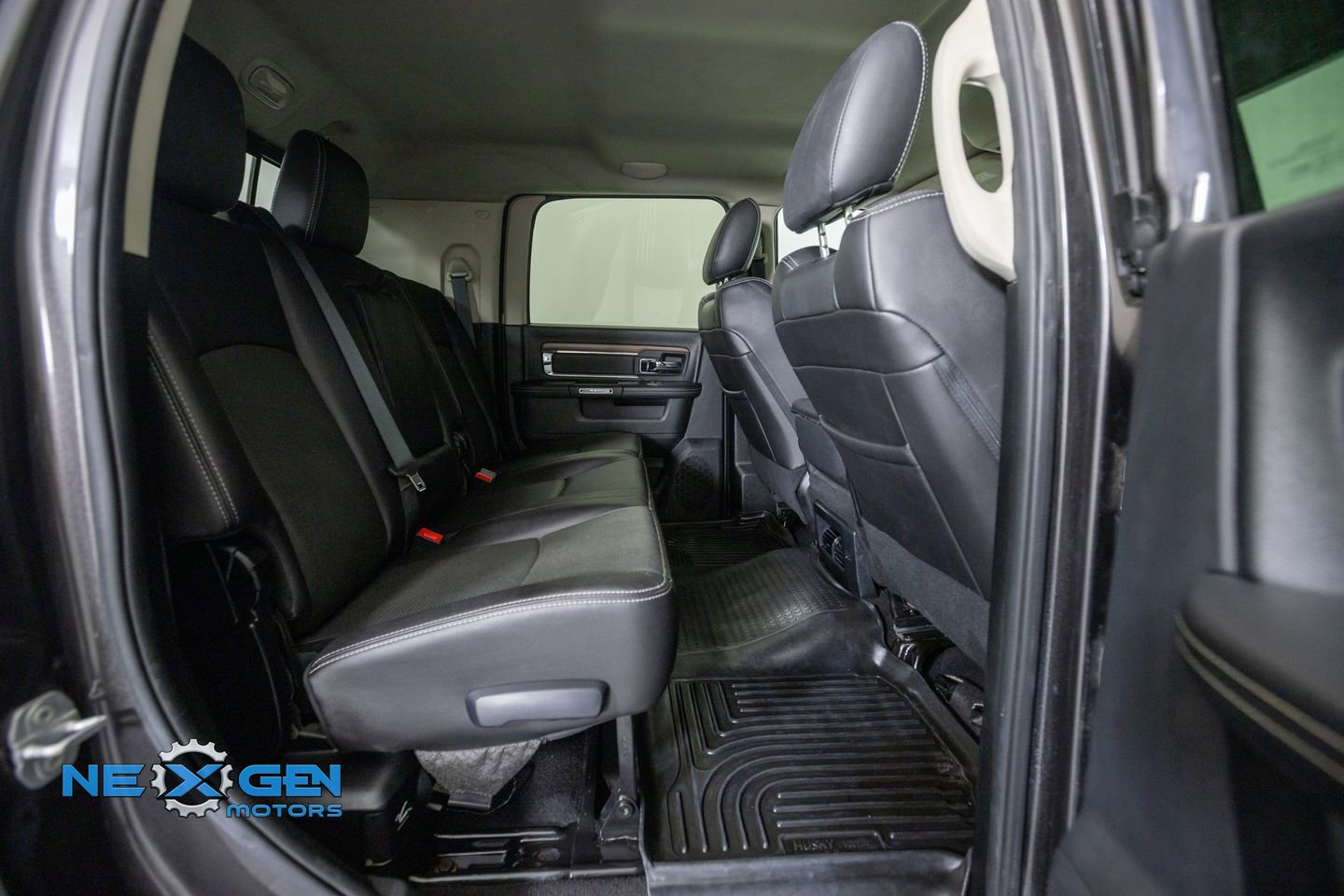 Used 2016 RAM 2500 Laramie w/ Sport Appearance Group AWD/4WD image 35