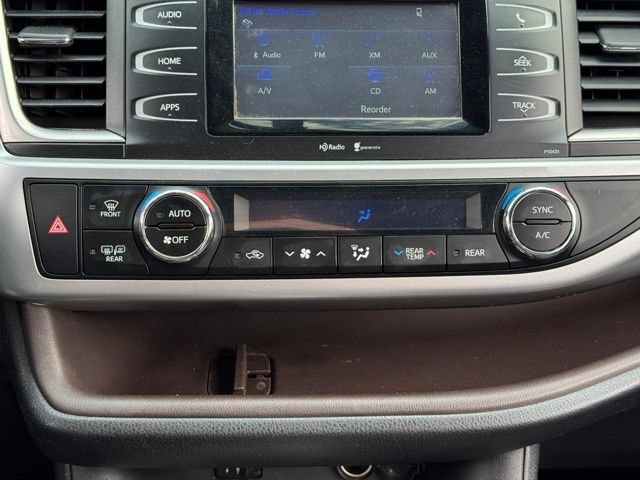 Used 2014 Toyota Highlander Plus AWD/4WD image 13