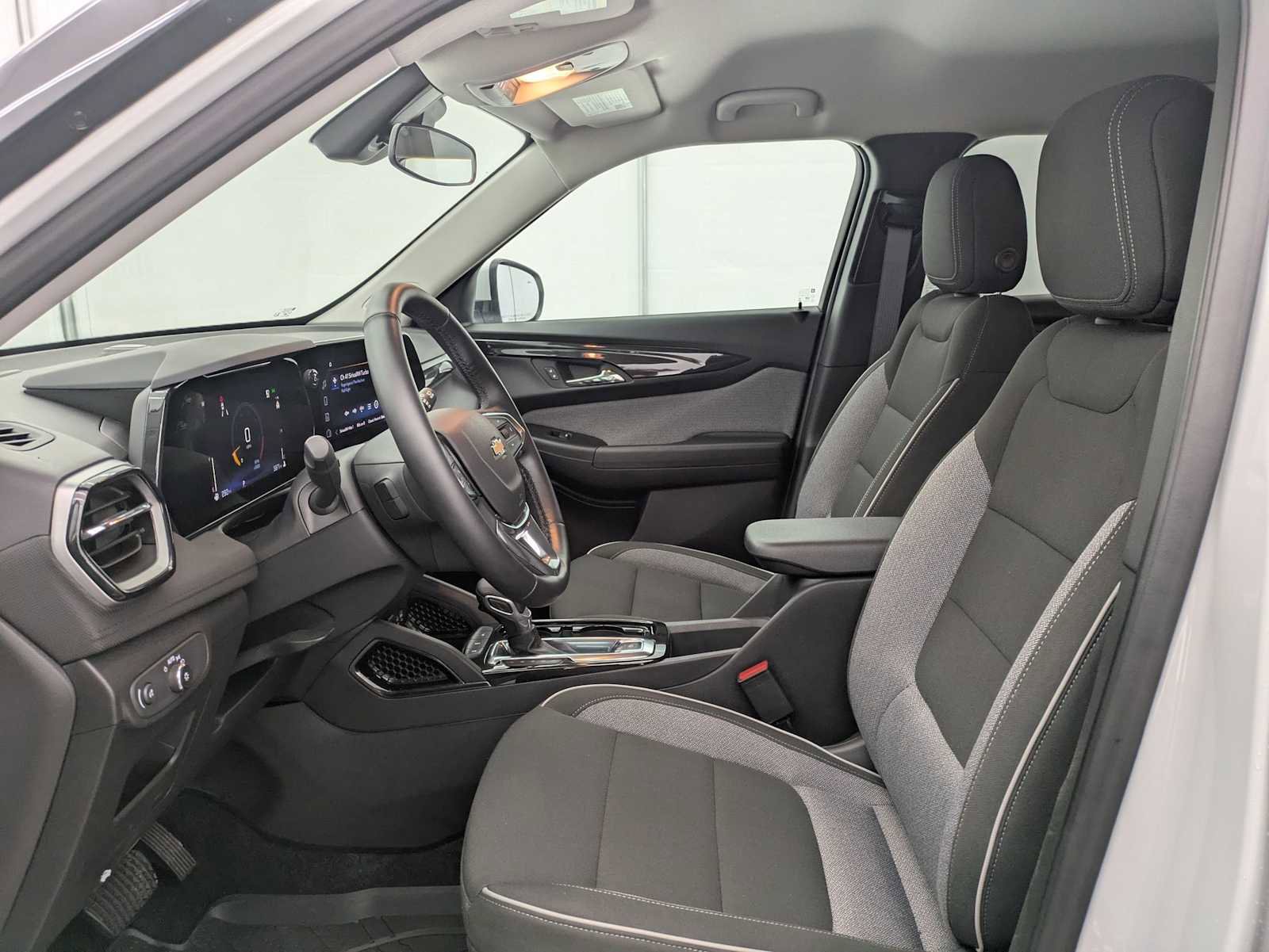 New 2025 Chevrolet TrailBlazer LT w/ LT Cold Weather Package image 17