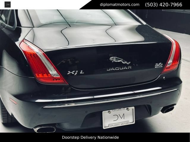 Used 2015 Jaguar XJ L Portfolio AWD/4WD image 16