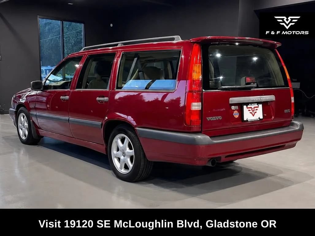 Used 1997 Volvo 850 Wagon FWD image 4