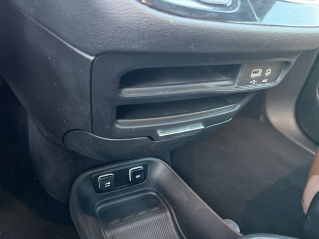 Used 2018 Chrysler Pacifica Limited w/ Tire & Wheel Group image 27