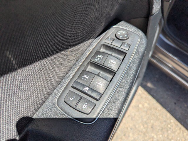 Used 2015 Dodge Charger SE w/ Popular Equipment Group RWD image 10