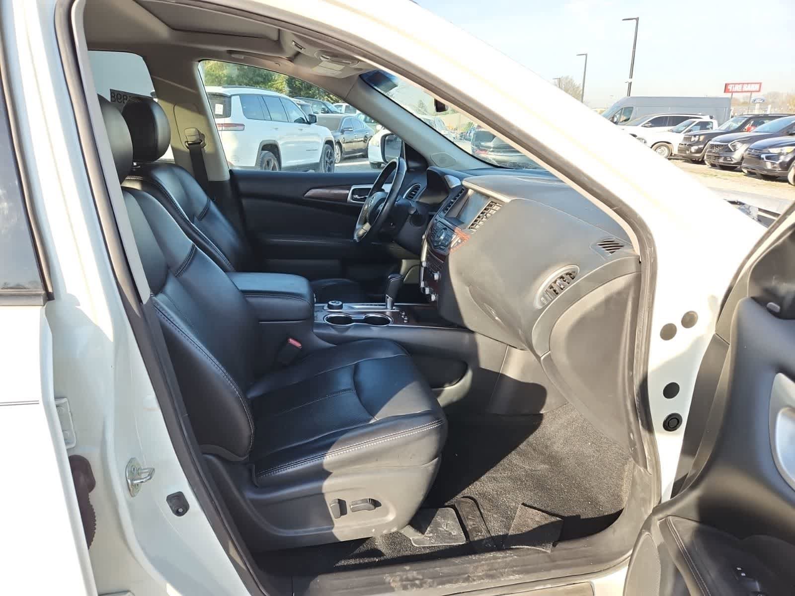 Used 2019 Nissan Pathfinder Platinum image 20