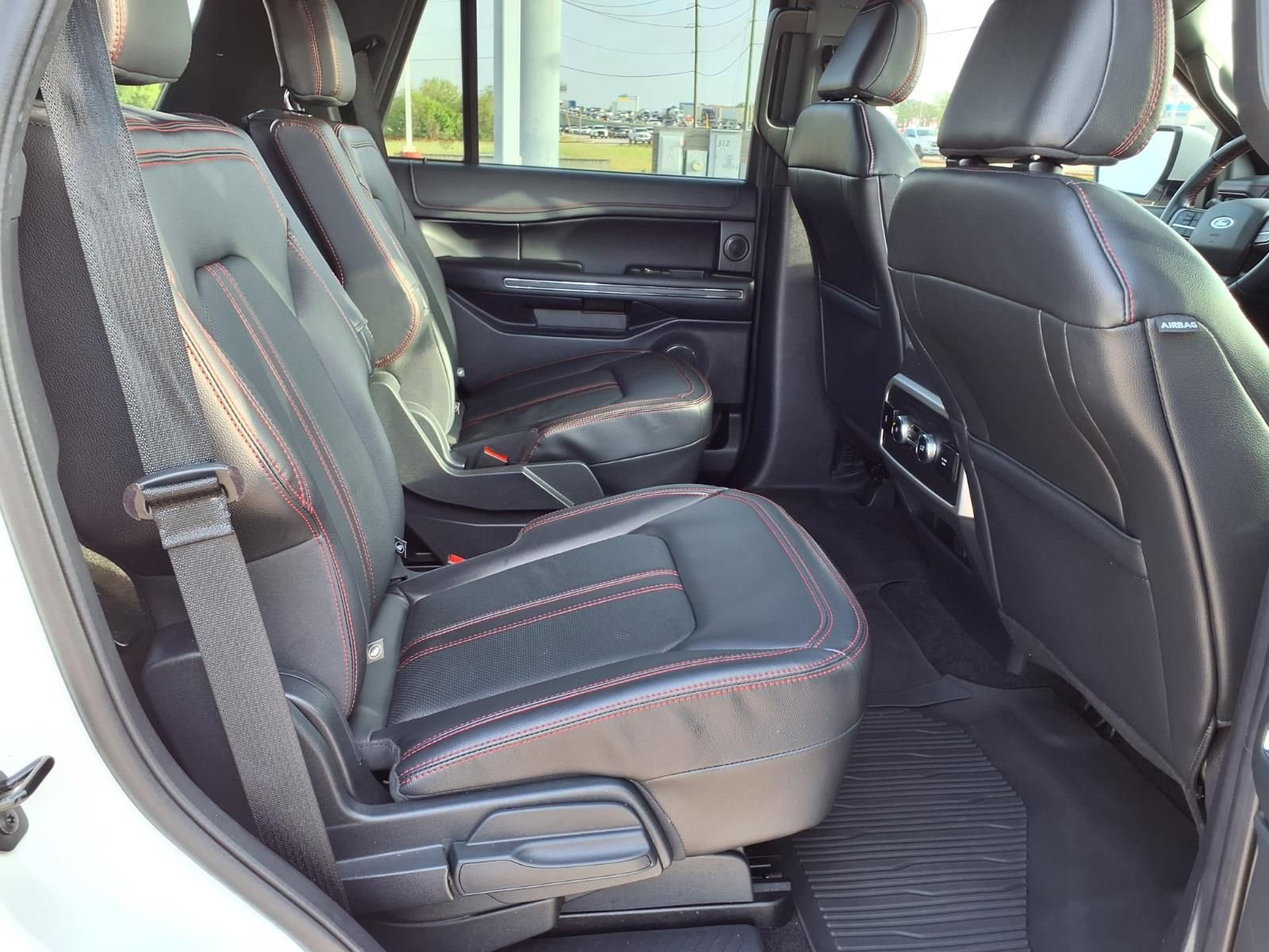 Used 2023 Ford Expedition Limited image 21