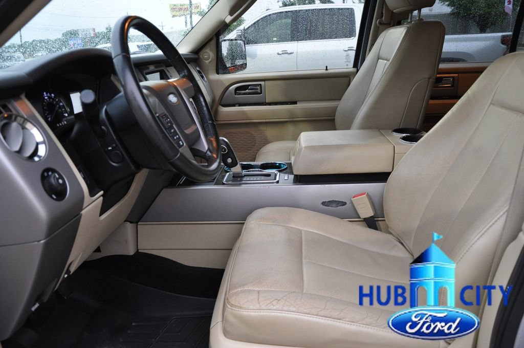 Used 2017 Ford Expedition Limited w/ Equipment Group 301A RWD image 10