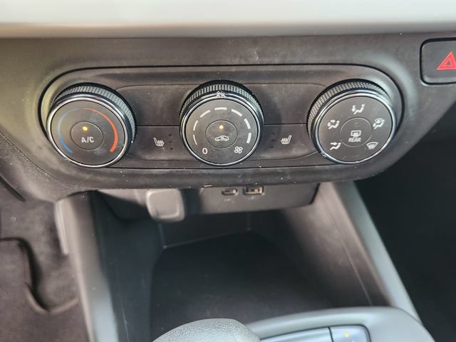 Used 2024 Chevrolet Trax RS FWD image 18