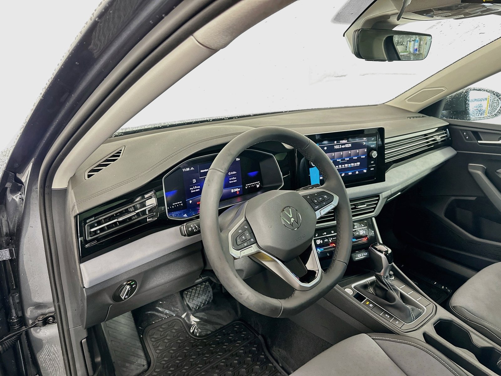 New 2027 Volkswagen Jetta SE FWD image 8
