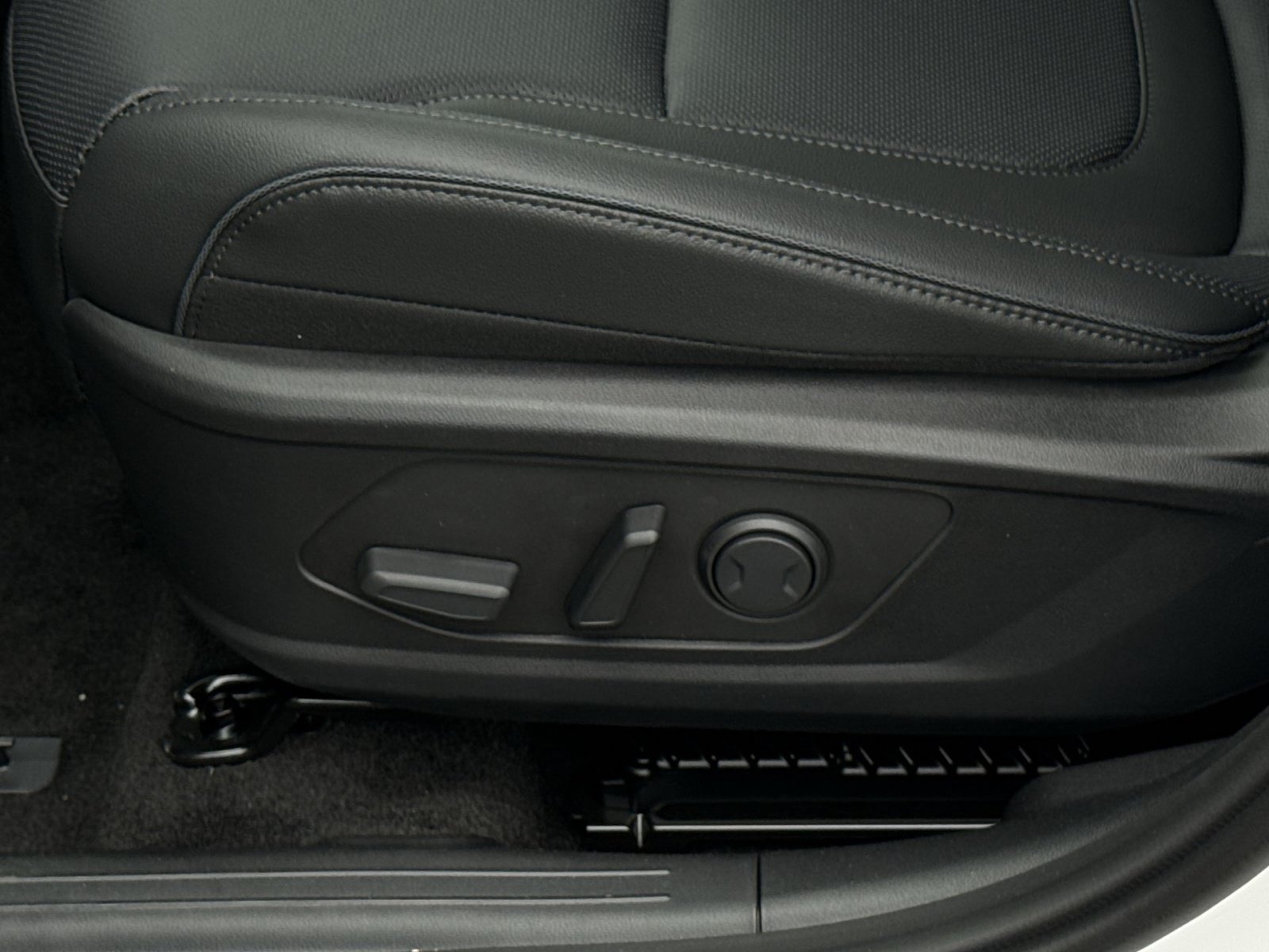 New 2026 Hyundai Tucson Limited AWD/4WD image 14