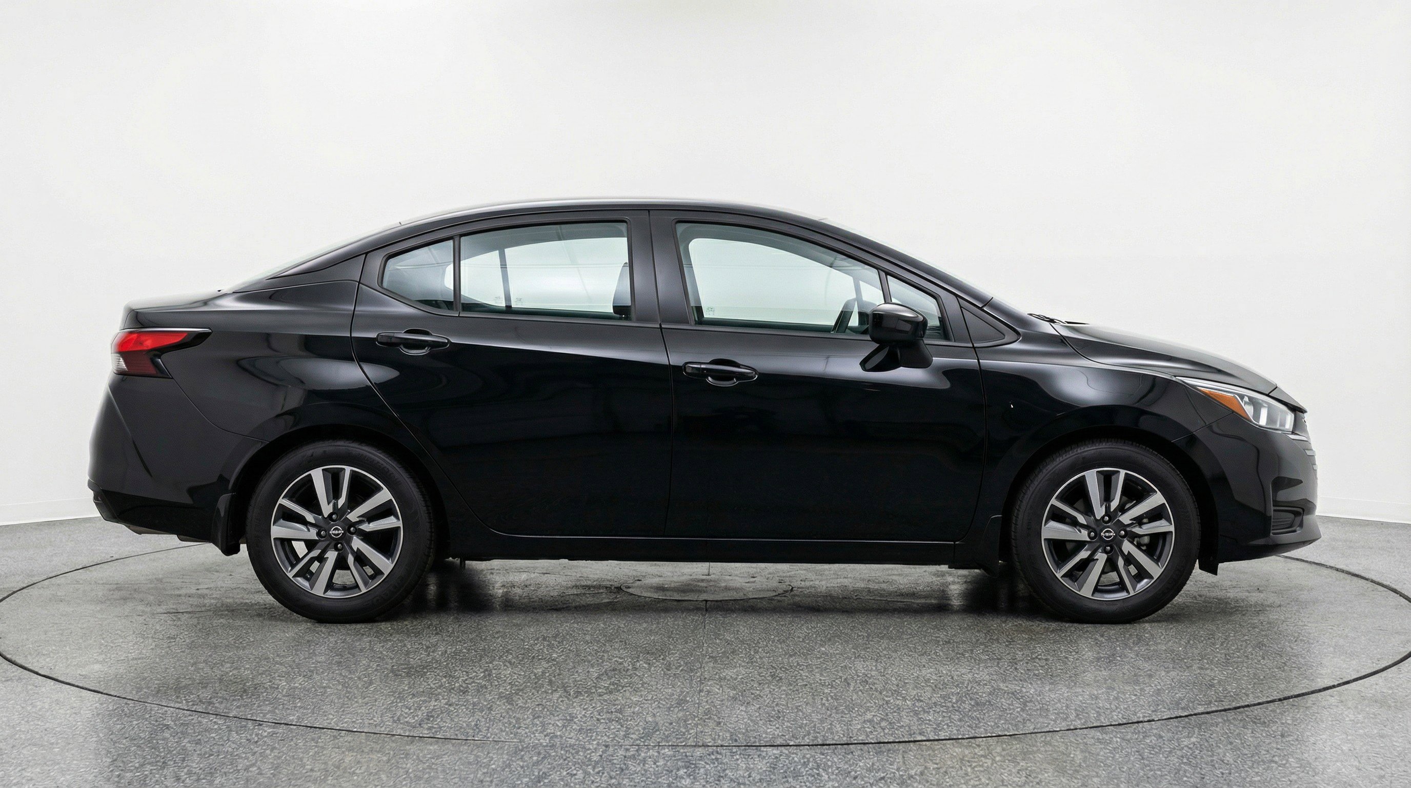 Used 2025 Nissan Versa SV FWD image 11