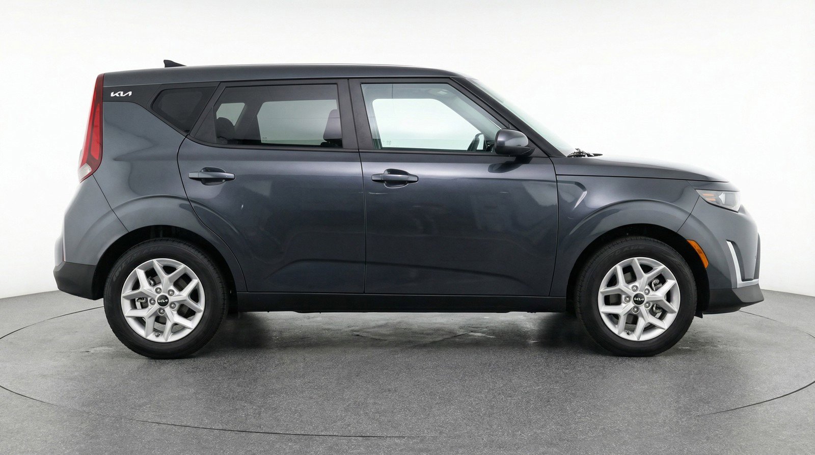 Used 2025 Kia Soul LX w/ LX Technology Package image 11
