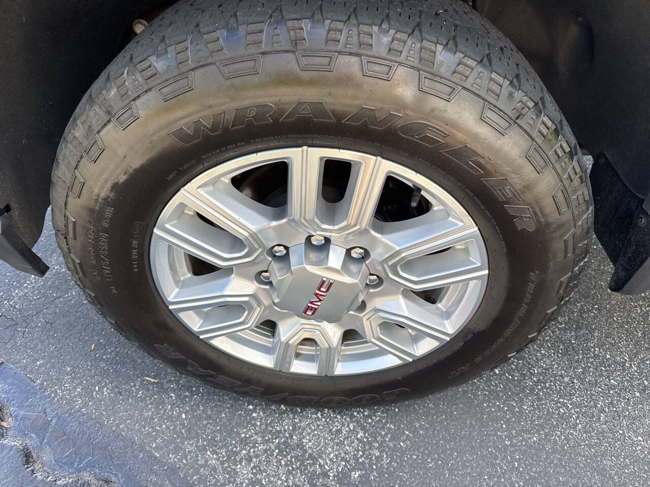 Used 2023 GMC Sierra 3500 SLT w/ SLT Convenience Package AWD/4WD image 11
