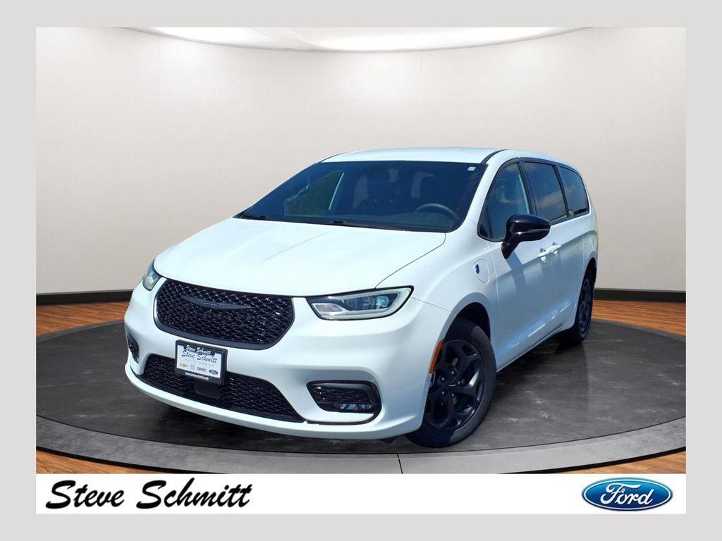 Used 2024 Chrysler Pacifica Limited FWD video 1