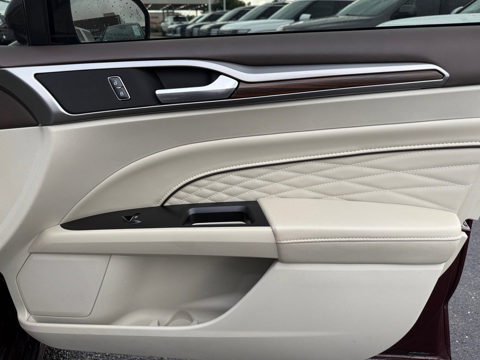 Used 2017 Ford Fusion Platinum image 16